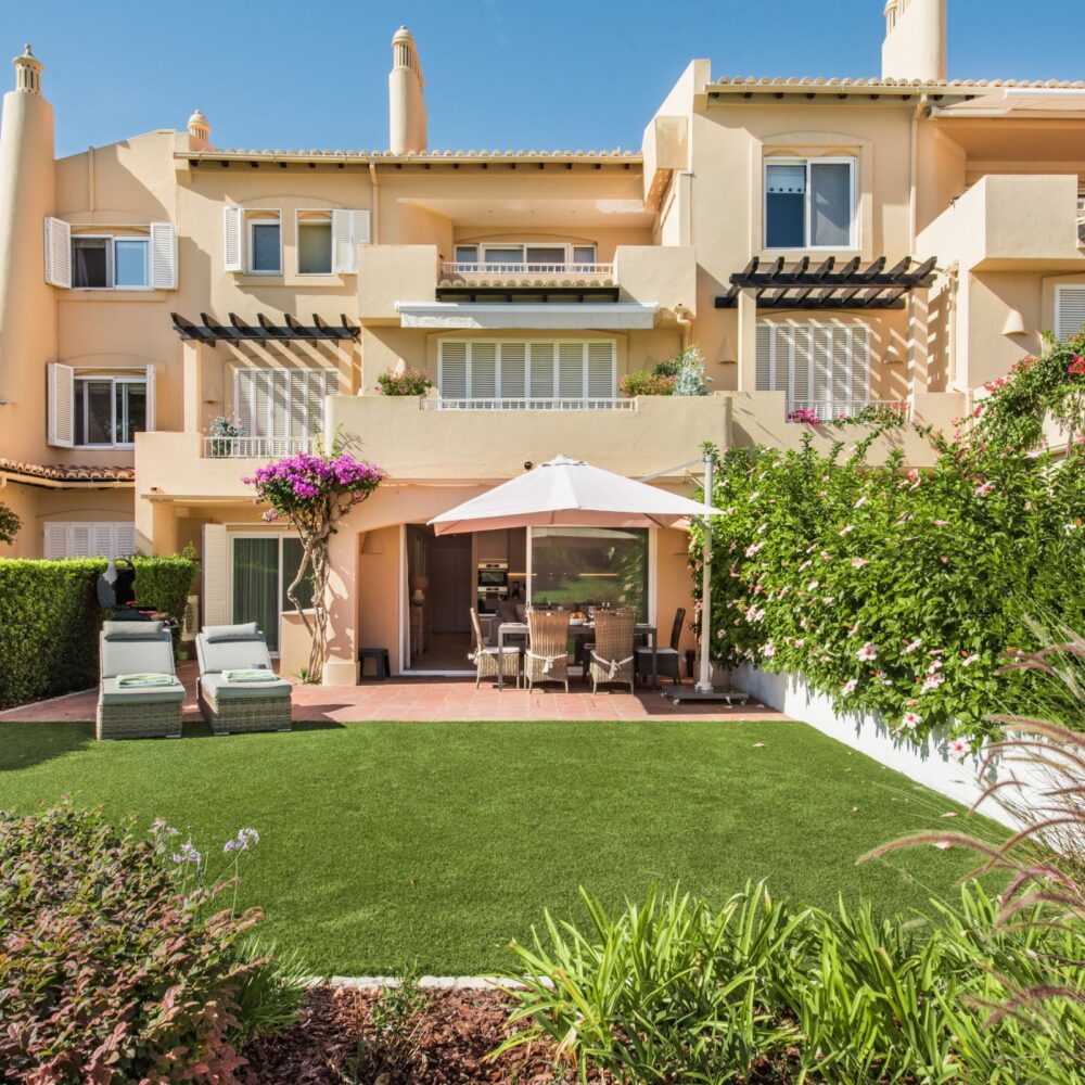 Two bedroom apartment for sale within Sao Lourenco resort, Quinta do Lago front view